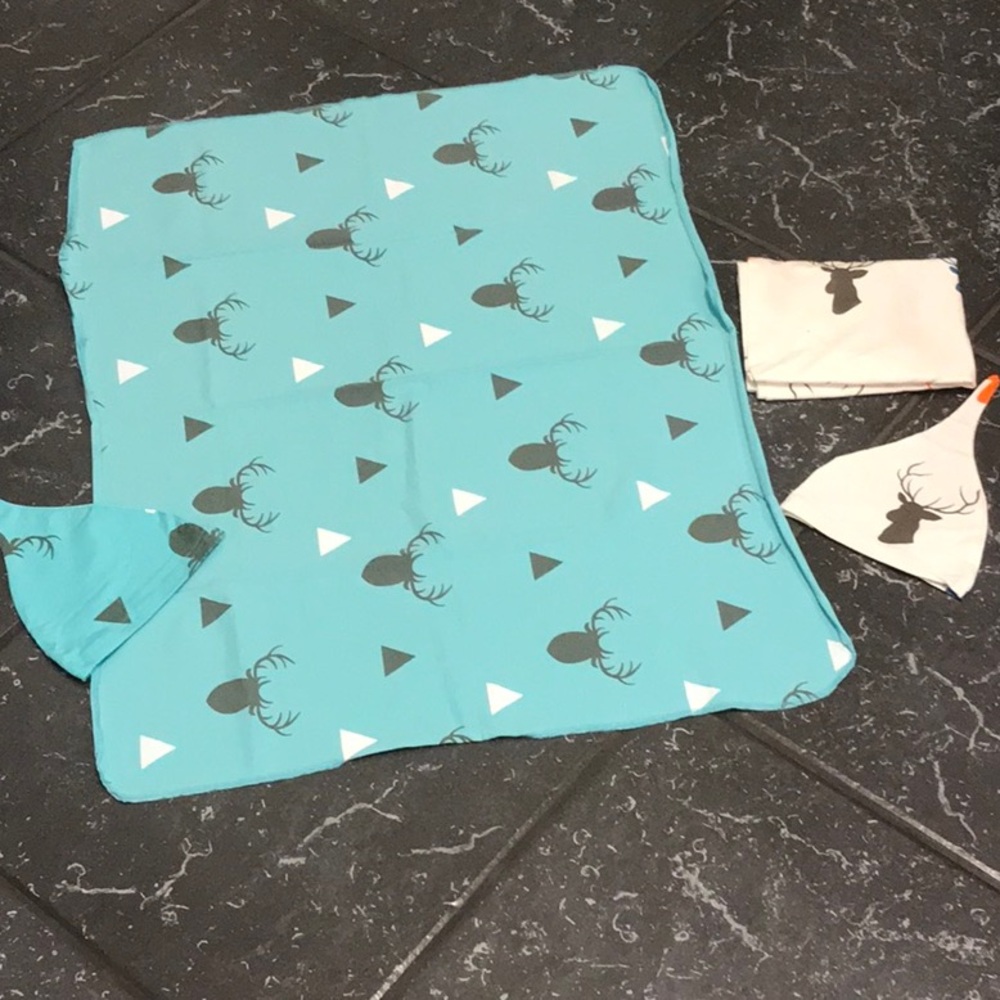 2 nursing blankets with matching baby beanie